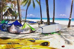Kenya - Diani Beach. Windsurf, kiteusrf, surf and SUP holidays.